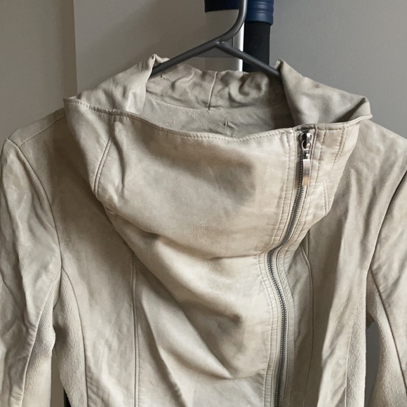 Faux leather coat - Picture 5 of 7